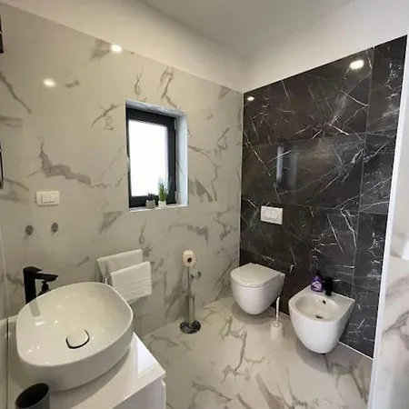 Sara Willa Juršići