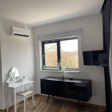 Willa Sara Juršići