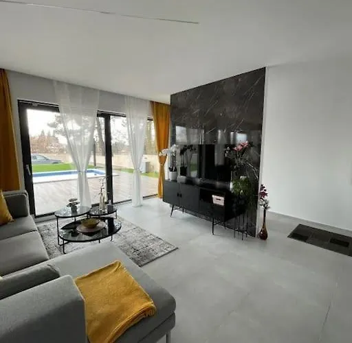 Βίλα Sara Juršići