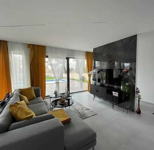 Βίλα Sara Juršići