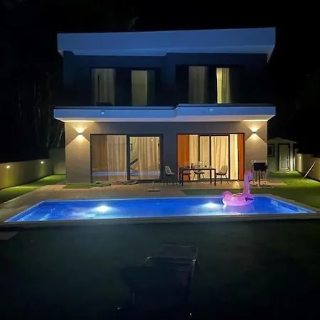 Sara ヴィラ Juršići